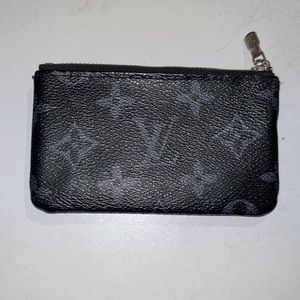 louis vuitton wallet (broken)